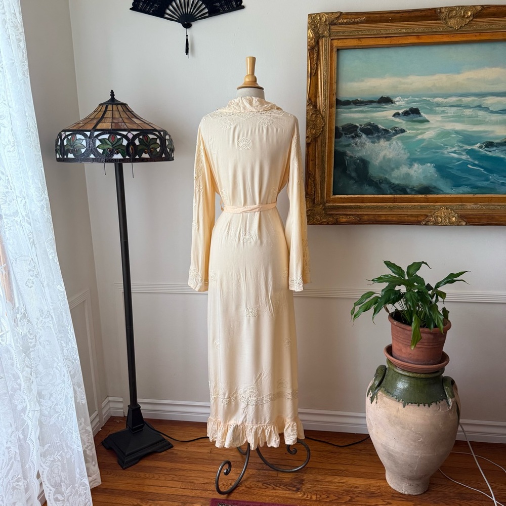 Zaimara Shell Kimono - Picture 2 of 9